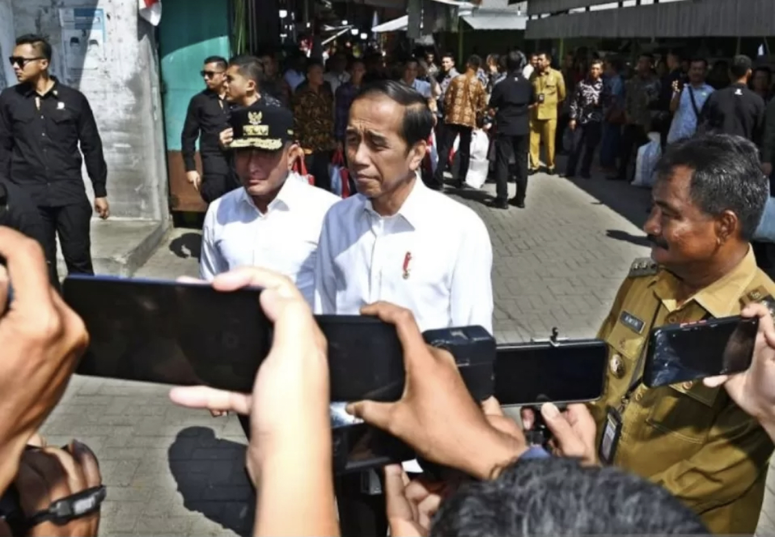Presiden Jokowi sebut sudah minta restu saat merespon rumor Kaesang bergabung dengan PSI