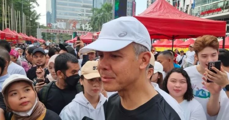 Ganjar Pranowo menanggapi bergabungnya Kaesang Pangarep ke PSI.