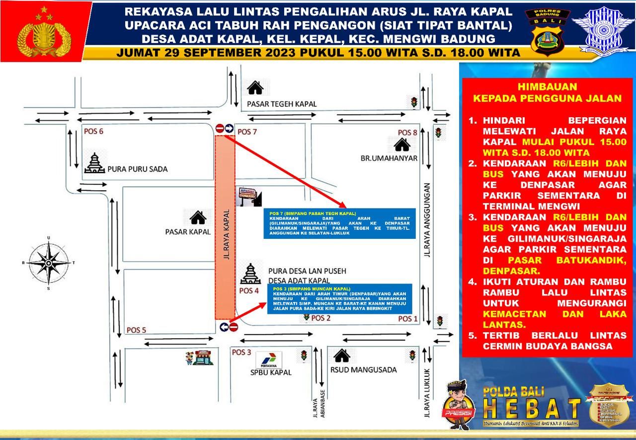 Gambaran rekayasa lalu lintas berkaitan dengan adanya tradisi perang ketupat yang dilaksanakan di depan Pura Desa Adat Kapal, Jalan Raya Kapal, Badung.