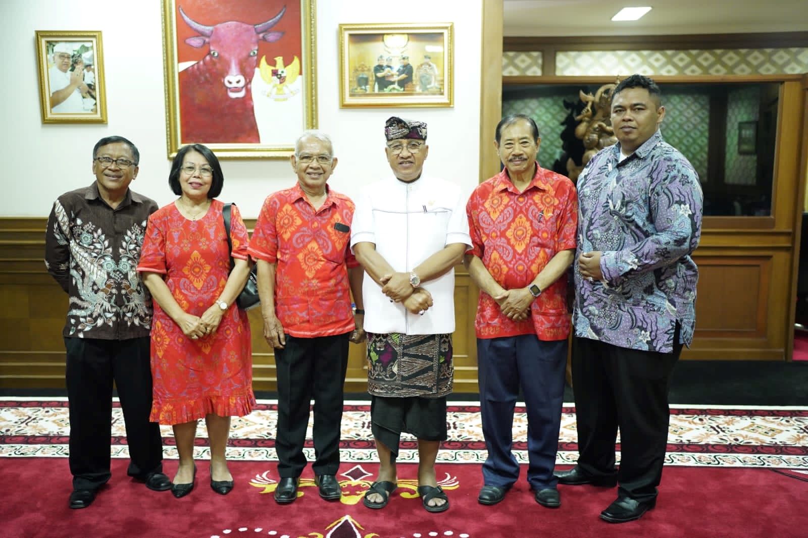 Ketua DPRD Badung Putu Parwata saat menerima audiensi dari Lansia Kristya Jati di ruangan kerjanya, Rabu 27 September 2023.