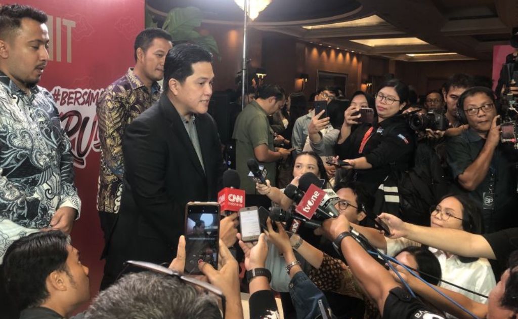 Ketum PSSI Erick Thohir ketika ditemui awak media pada acara PSSI Partner Summit di kawasan Jakarta, Rabu (27/9/2023).