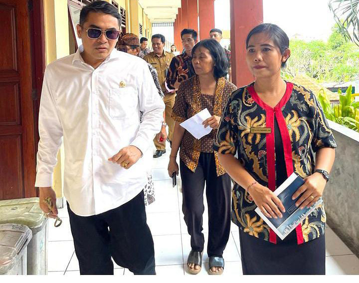 Arya Wedakarna temui pihak SMK Pariwisata Dalung