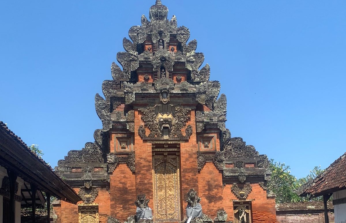 Gelung kori Puri Agung Gianyar masih dengan arsitekur zaman dahulu.