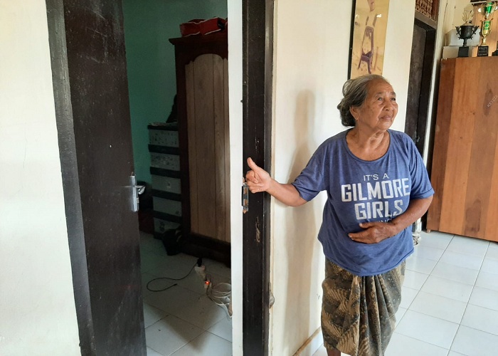 Istri Si Wayan Pedoman menunjukkan kamar yang dulu pernah jadi tempat menginap Ketua Umum PDIP Megawati Soekarnoputri.