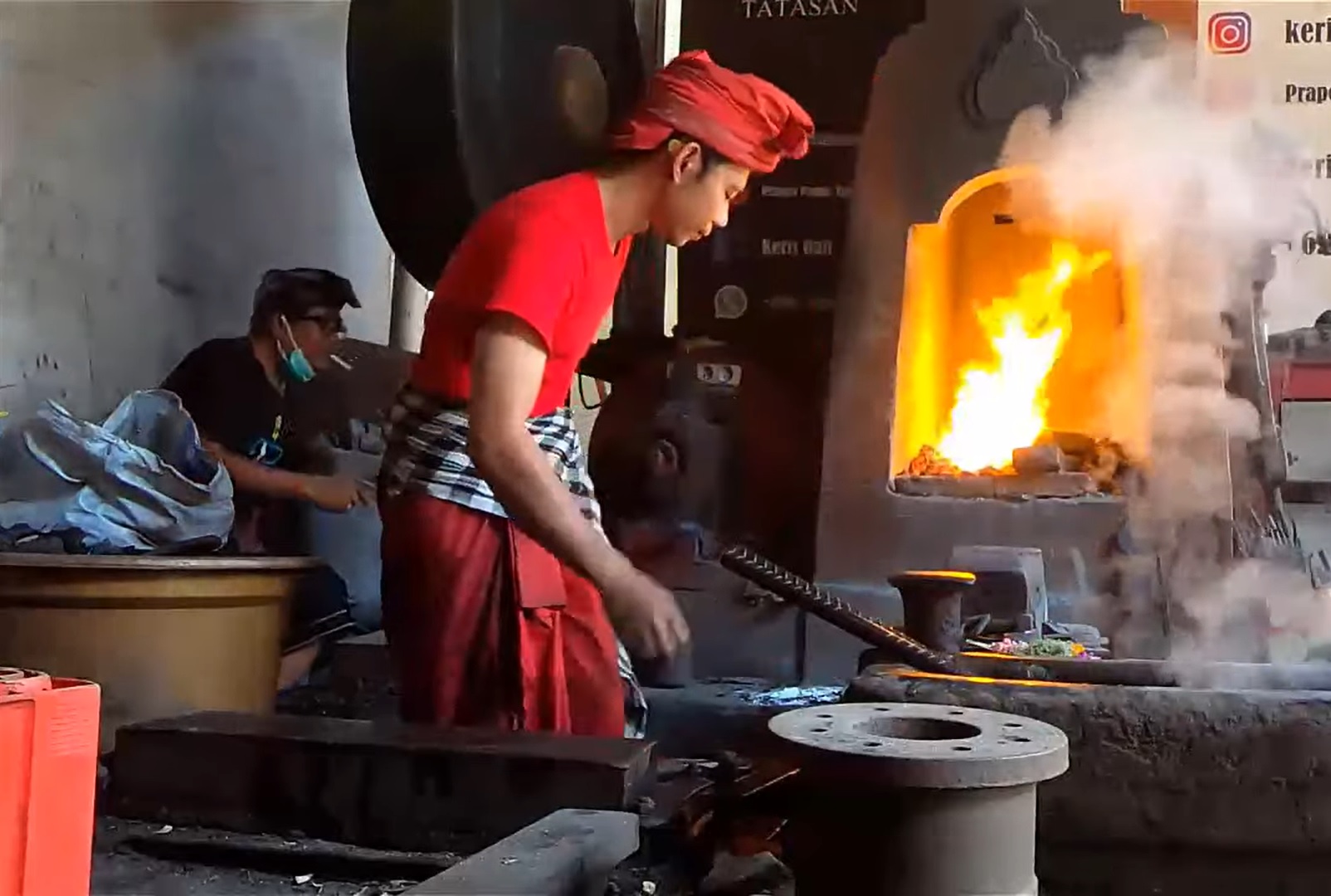 PERAPEN: Perapen diyakini sebagai stana Dewa Brahma, menjadi tempat aktivitas seni logam Bali untuk menghasilkan senjata dan perabotan rumah tangga.