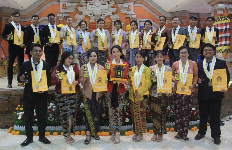 pelepasan 209 calon wisudawan FIB Unud