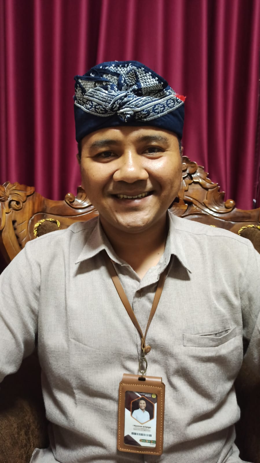 KANDA PAT BHUTA: Dosen Pendidikan Agama Hindu, Nyoman Ariyoga, M.Pd mengupas Lontar Kanda Pat Bhuta dari terbentuknya manusia dalam kandungan hingga terlahir menjadi bayi.
