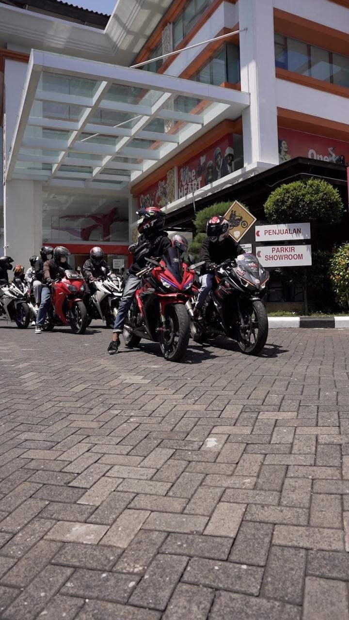 NOBAR: Nonton bareng (Nobar) dengan Honda Community Bali perhelatan akbar IATC dan MotoGP Mandalika 2023.