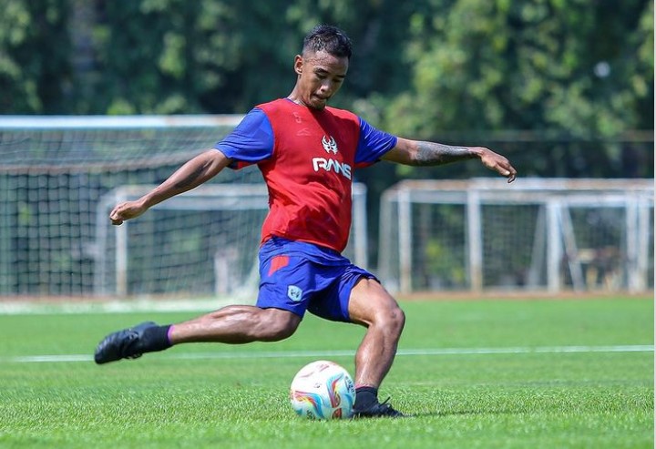 Pemain RANS Nusantara FC Dallen Doke semakin percaya diri.