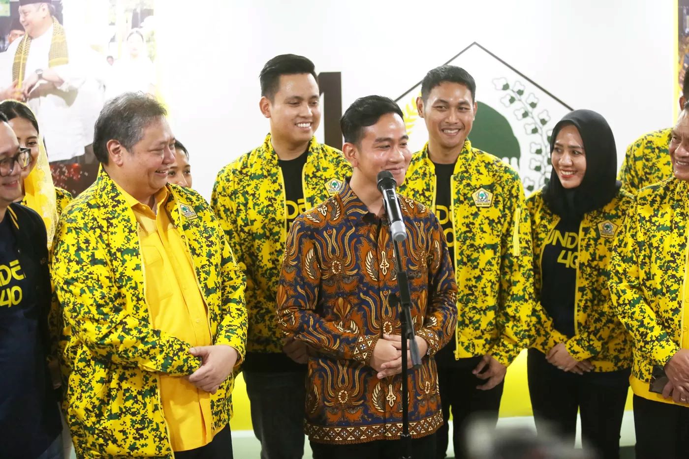 Gibran resmi dicalonkan Partai Golkar sebagai Cawapres pendamping Capres Prabowo Subianto.