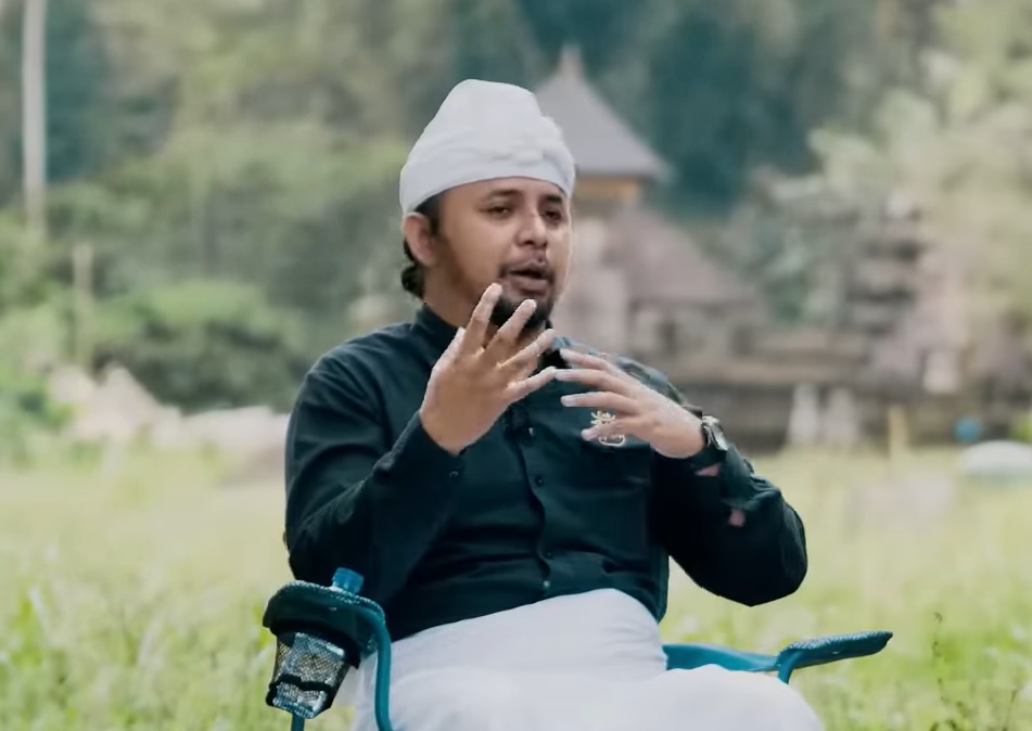 SOAL KERAUHAN: Penekun lontar Ida Bagus Made Bhaskara dari Geria Sunia Tampaksiring, Gianyar menyoroti stigma negatif fenomena kerauhan di Bali.