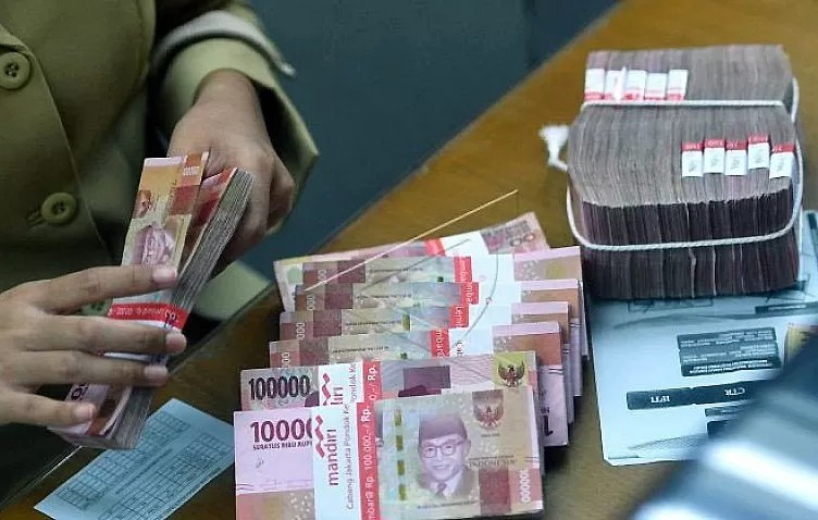 NAFSU: Nafsu yang dimiliki manusia sebagian besar mampu dipenuhi dengan harta. Hal inilah yang menyebabkan manusia ingin memperoleh harta sebanyak-banyaknya meski bertentangan dengan ajaran dharma.
