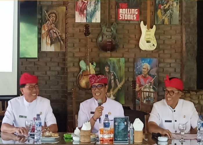Bupati Tabanan I Komang Gede Sanjaya saat memaparkan rangkaian HUT Kota Tabanan ke 530 yang dimulai pada Sabtu (4/11).