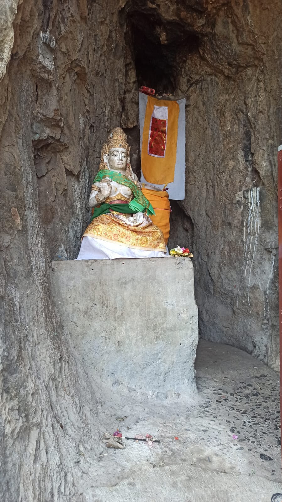 MAKNA: Sebagai tempat pemujaan umat Hindu yang berada di kawasan Bali Utara, Pura Goa Tirta Sunia memiliki makna tersendiri lantraran berawal dari tetesan air.