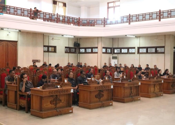 RANPERDA : Rapat Pendapat Akhir Bupati Terhadap Ranperda tentang Pemberdayaan Dan Pengembangan UMKM dan Perlindungan Produk Lokal, Senin (6/11).