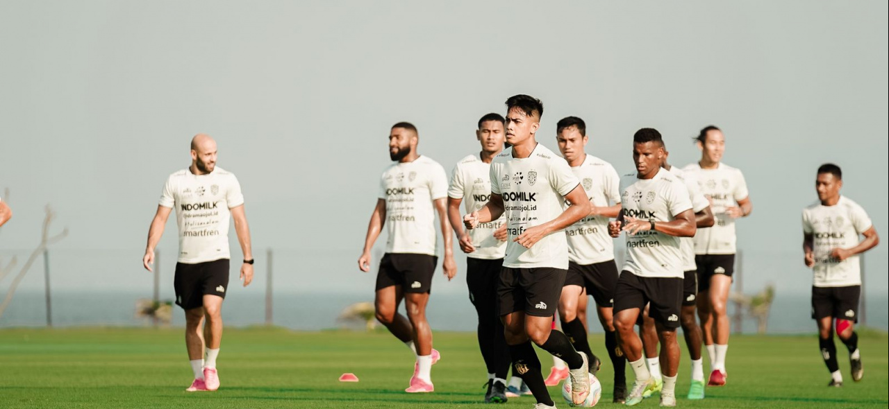 Punggawa Bali United saat menjalani latihan di Training Center Pantai Purnama, Gianyar.