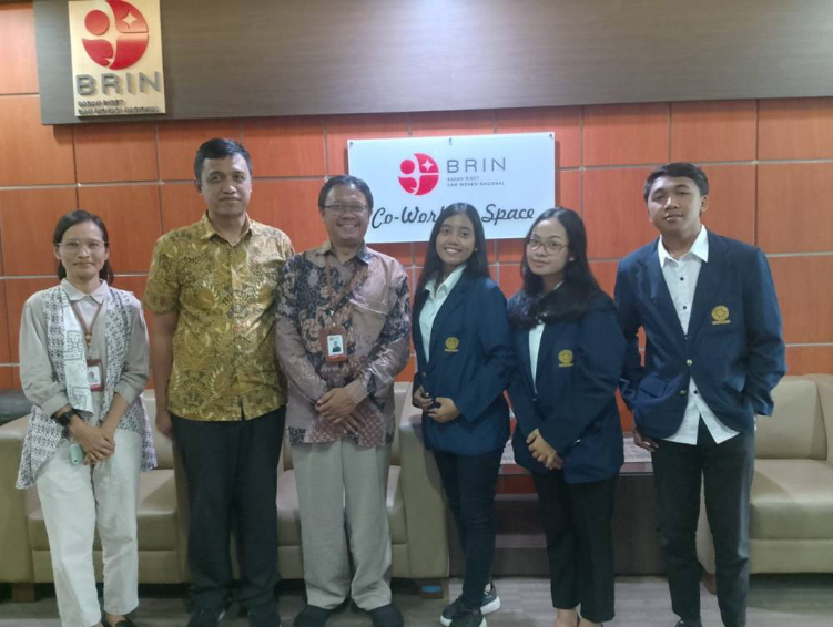 Tiga Mahasiswa Fakultas Pariwisata Universitas Udayana lakukan kunjungan ke kantor BRIN Jakarta