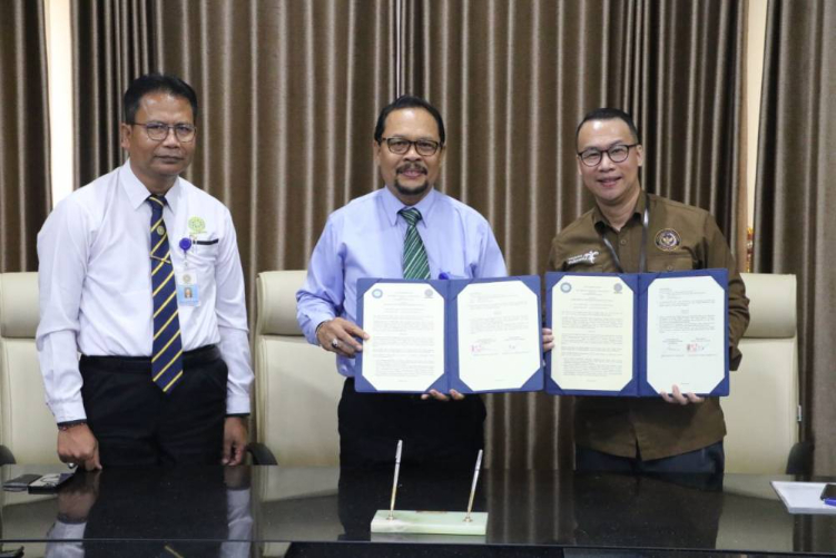 Penandatanganan MoU Unud dengan Politeknik Pariwisata NHI Bandung