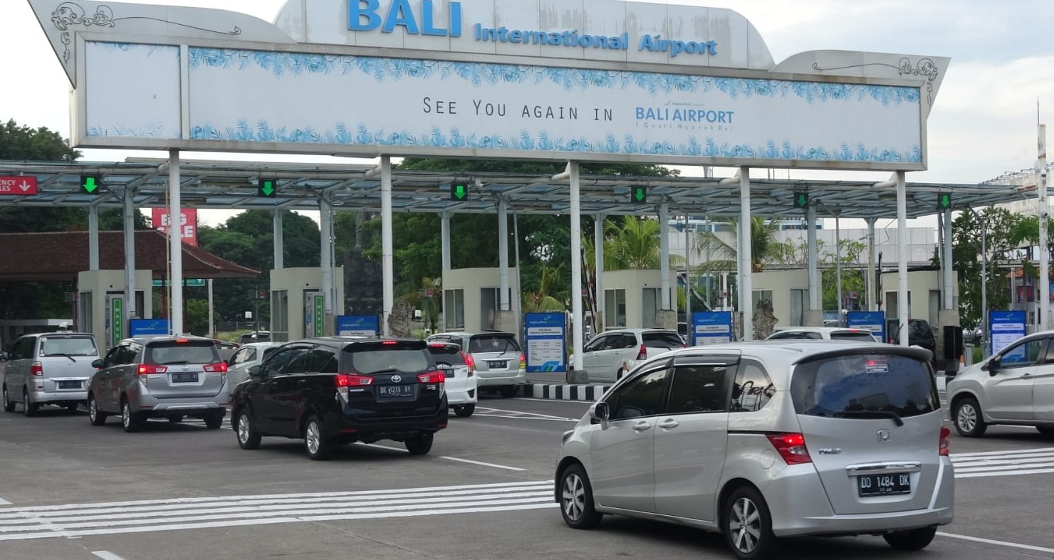 Bandara Ngurah Rai Bali akan memberlakukan pembayaran parkir secara nontunai berbasis manless atau tanpa awak.