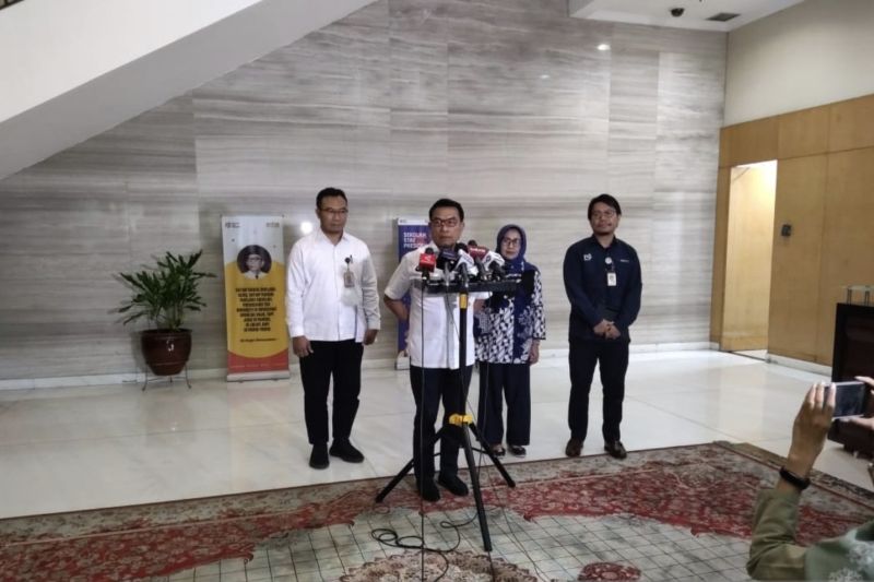 KETERANGAN: Kepala Staf Kepresidenan Jenderal TNI Purn. Moeldoko menyampaikan keterangan terkait pergantian panglima TNI.