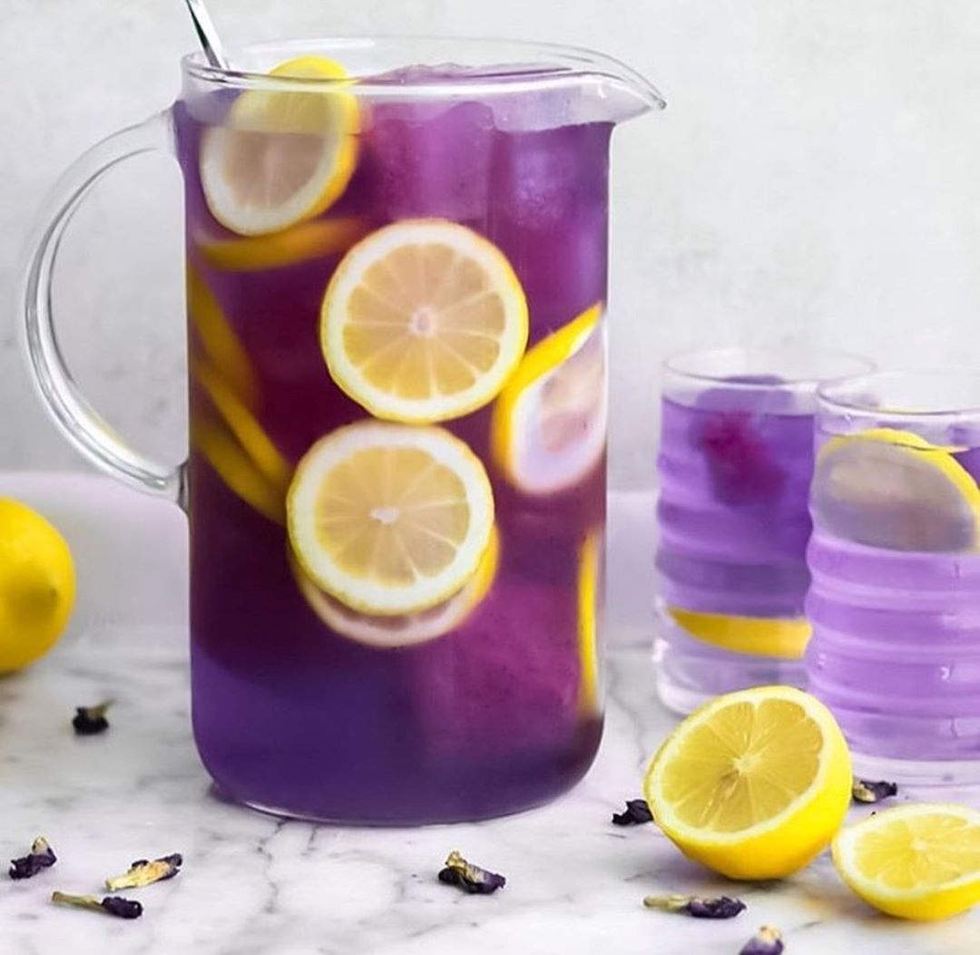 Butterfly Pea Tea cocok diminum saat cuaca panas.
