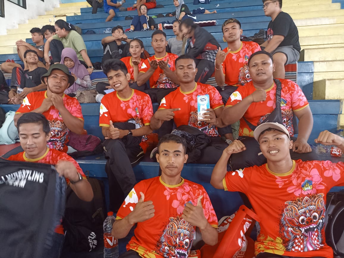 Tim Gulat Bali di babak kualifikasi PON 2023 di GOR Coracas, Jakarta Timur