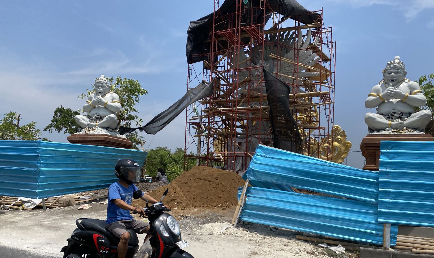 Pembangunan Taman Delta di Desa Dalung, Kecamatan Kuta Utara, Badung, Bali tidak dilengkapi fasilitas parkir. &nbsp;