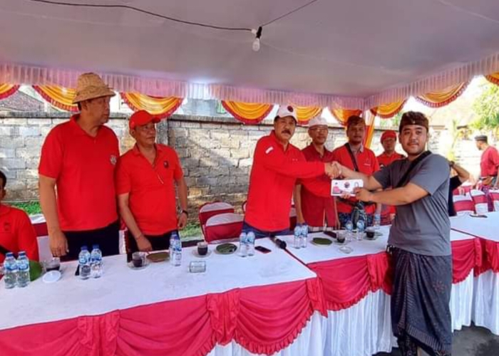 Ketua DPRD kabupaten Tabanan, I Made Dirga beserta anggota fraksi DPRD Tabanan menghadiri dan membuka lomba mancing di Banjar Sakeh Minggu (12/11).