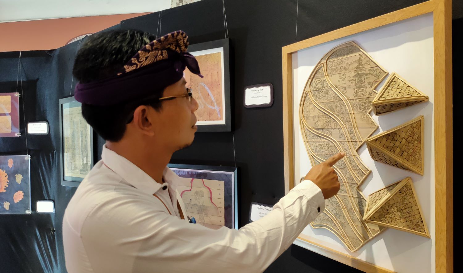 Pameran prasi di Museum Sunda Kecil, Buleleng, Bali yang diselenggarakan Dinas Kebudayaan Kabupaten Buleleng.