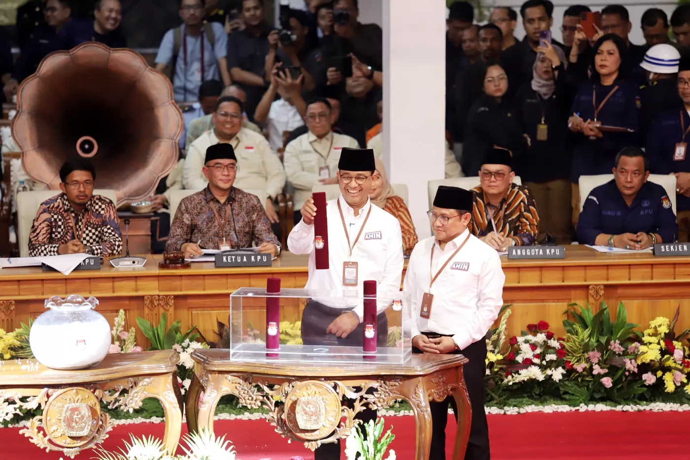 Capres Anies Baswedan yang telah menemui Ketua Umum NasDem Surya Paloh&nbsp; untuk membahas strategi politik.