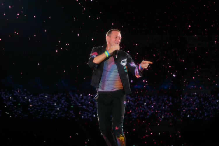 Moment coldplay konser di Stadion Utama Gelora Bung Karno