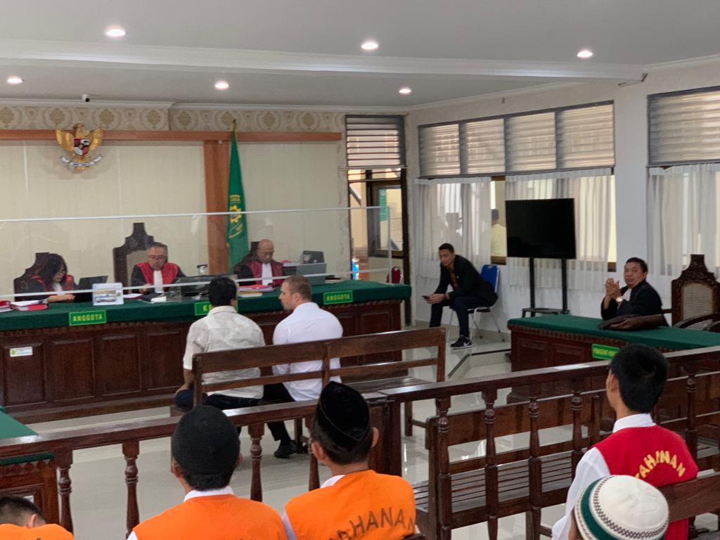 Warga Rusia Chepurko Artem divonis ringan kasus penganiayaan di PN Denpasar, Kamis (16/11).
