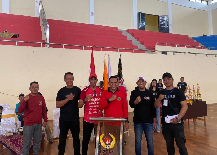 DIBUKA : Turnamen Futdal Sutra Mekar Cup secara resmi dibuka, Sabtu (18/11) di Lapangan Futsal GOR Debes, Tabanan.