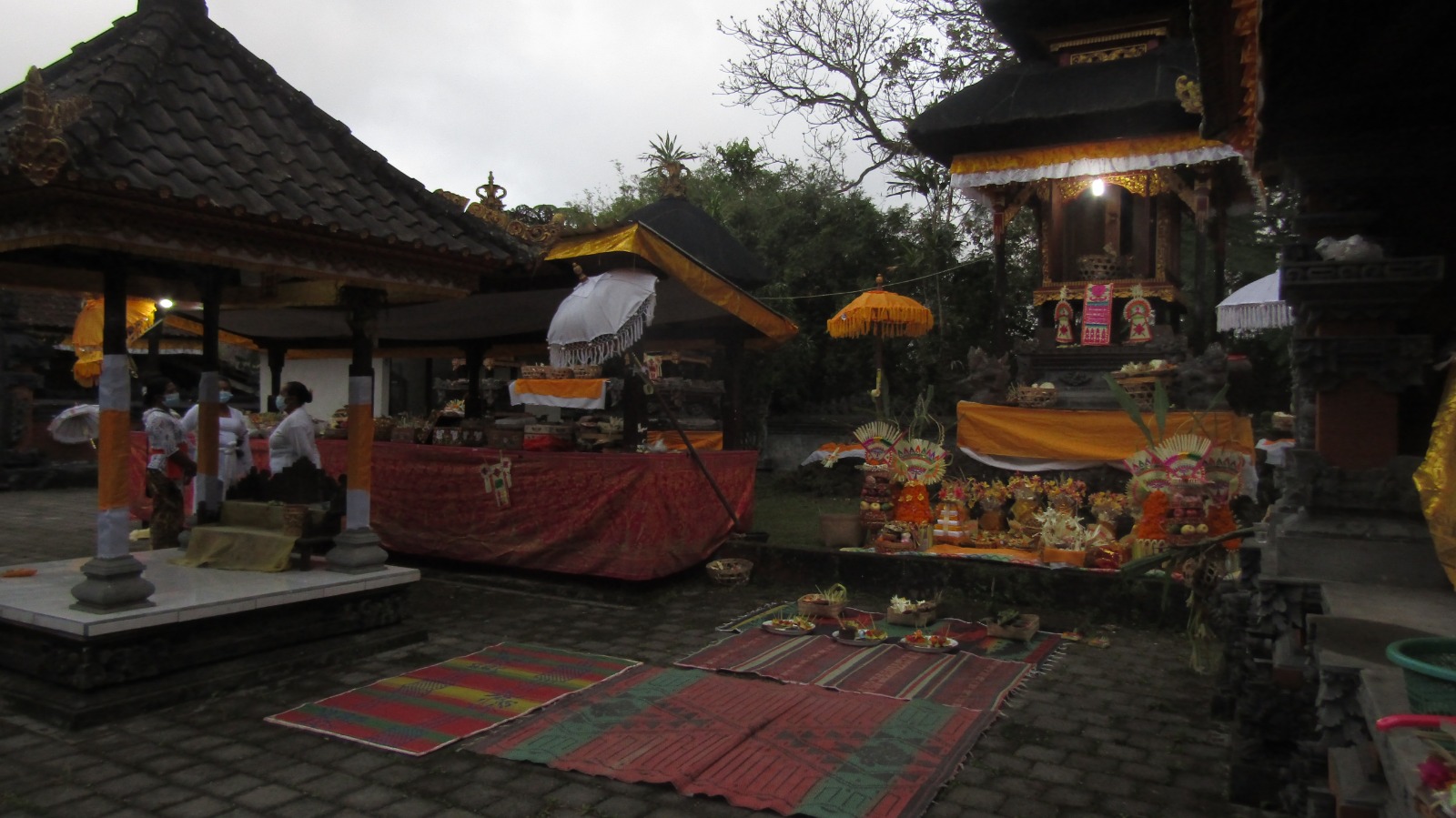 PURA:  Pura Luhur Pucak Pengungangan, di Desa Adat Batusesa, Desa Candikuning, Kecamatan Baturiti, Tabanan, merupakan jejak perjalanan brahmana Hindu ke Bali.