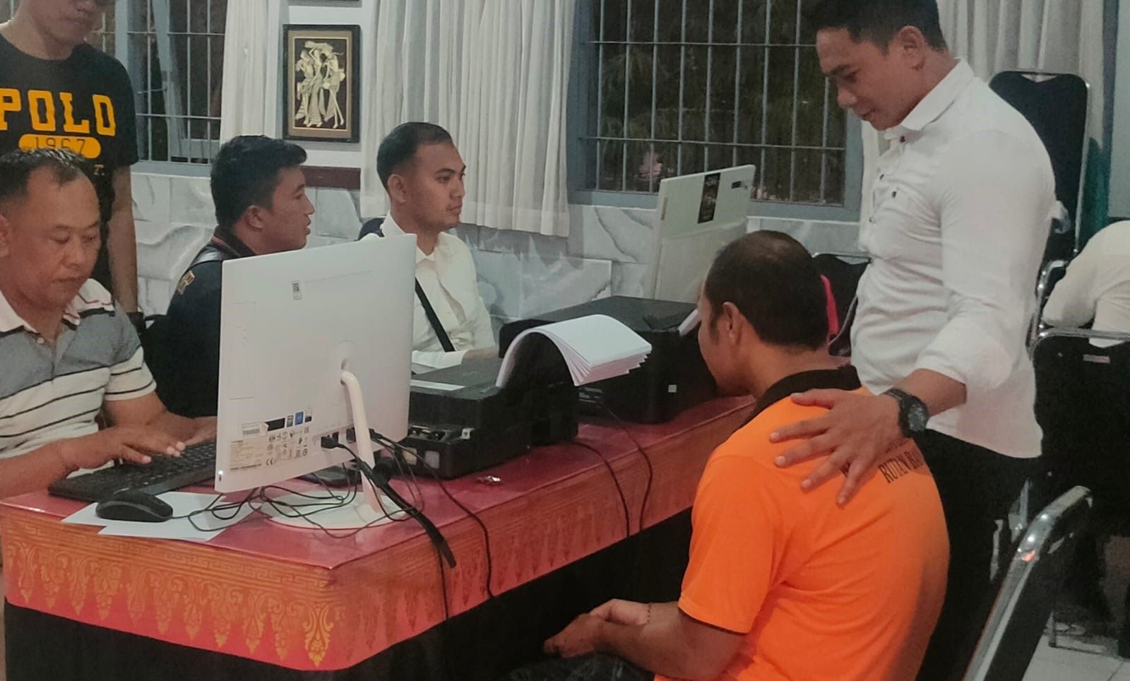 Tersangka kasus narkoba I Gusti Ketut Yudi Setiawan alias Ajik diperiksa di Polres Bangli.