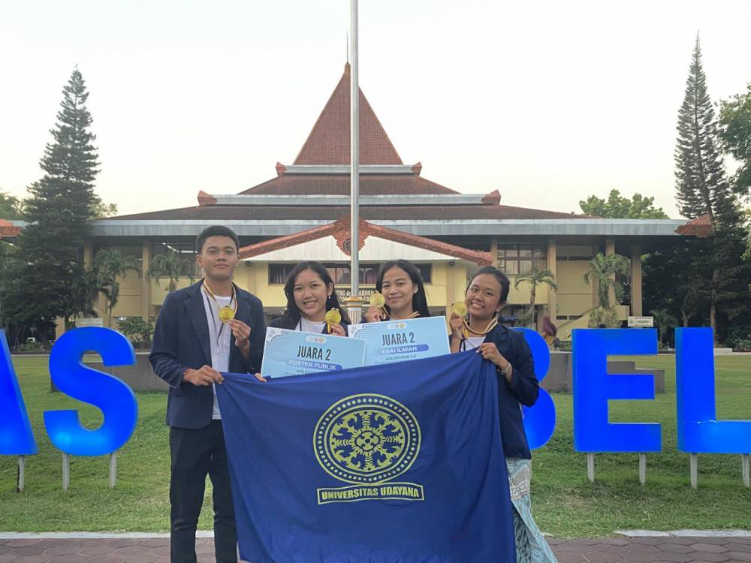 Mahasiswa Fakultas Kedokteran Unud sabet medali perak