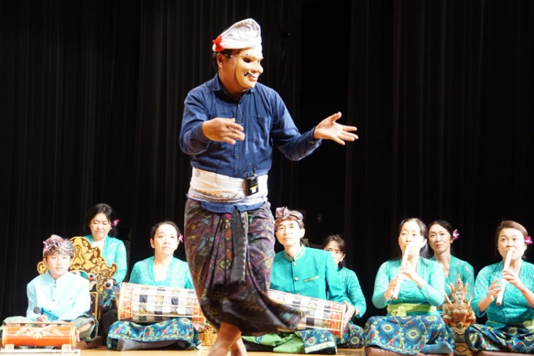 Gamelan Mulut tampil di Tokyo University of Foreign Studies