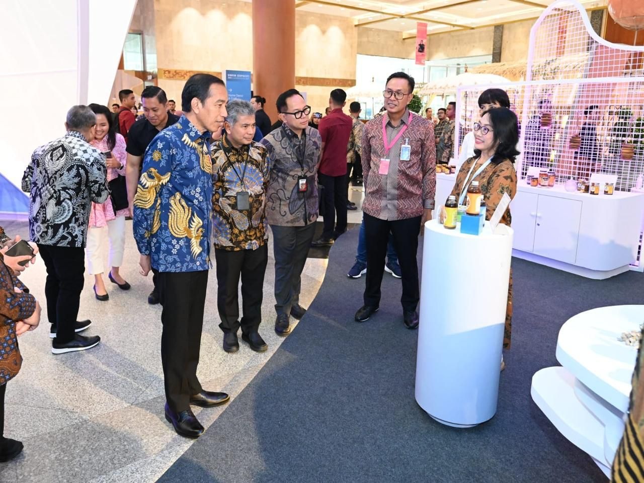 JOKOWI: Presiden Joko Widodo membuka gelaran UMKM EXPO(RT) BRILIANPRENEUR 2023 yang digelar PT Bank Rakyat Indonesia (Persero) Tbk. atau BRI di Jakarta Convention Center (JCC), Jakarta, Rabu (7/12)