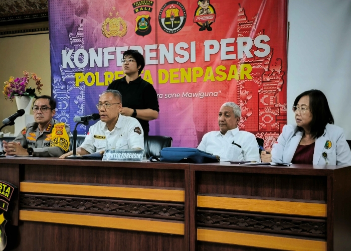 KESIMPULAN : Kapolresta Denpasar Kombespol Bambang Yugo Pamungkas, Bid Labfor Polda Bali, Forensik RSUP Prof Ngoerah dan RS Bhayangkara Medan, serta Psikiatri mengungkap penyebab kematian Aldi.