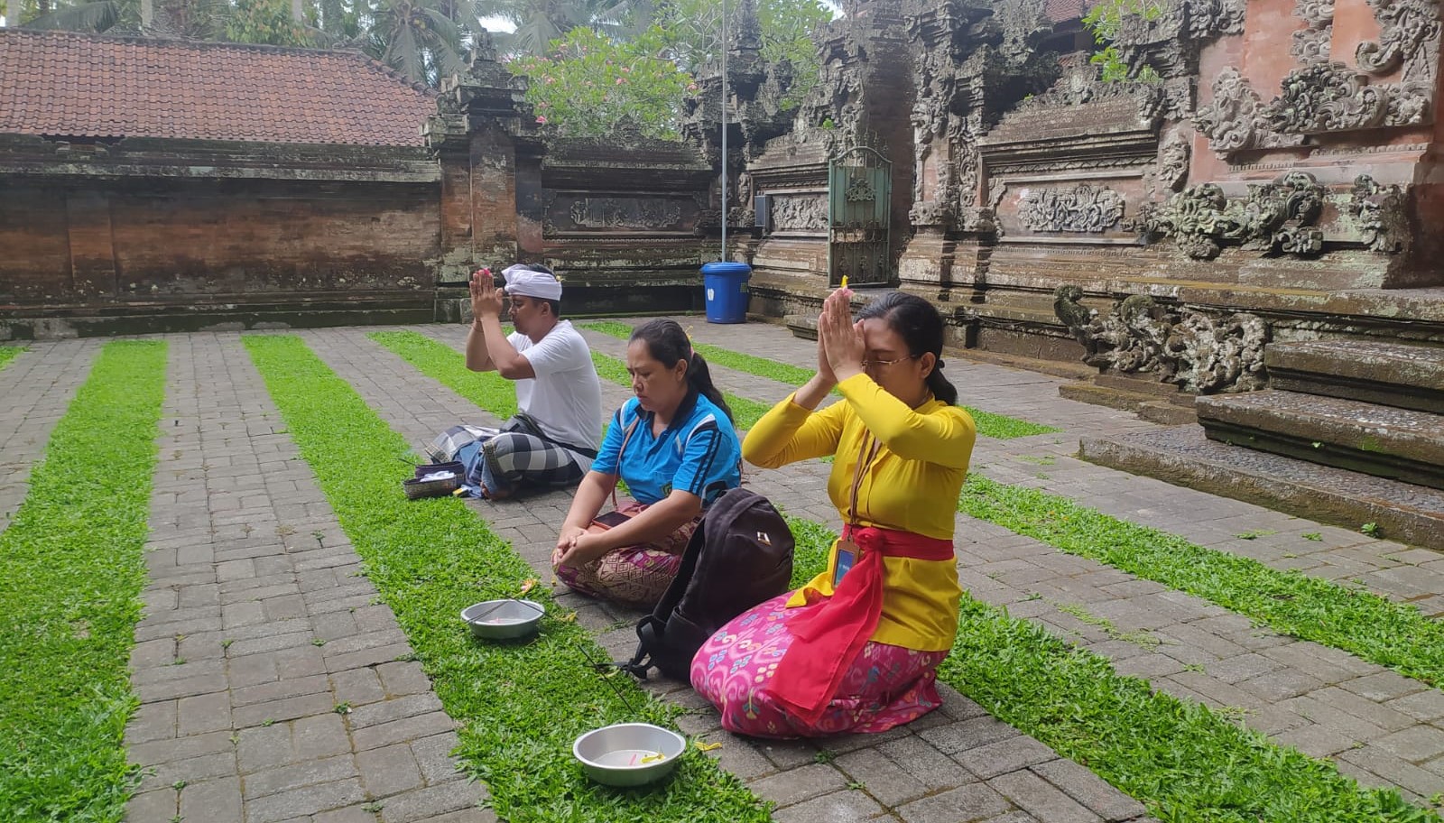 Suasana Pura Dalem Tungkub di Desa Adat Umabian, Desa Peken, Kecamatan Marga, Tabanan, Bali.
