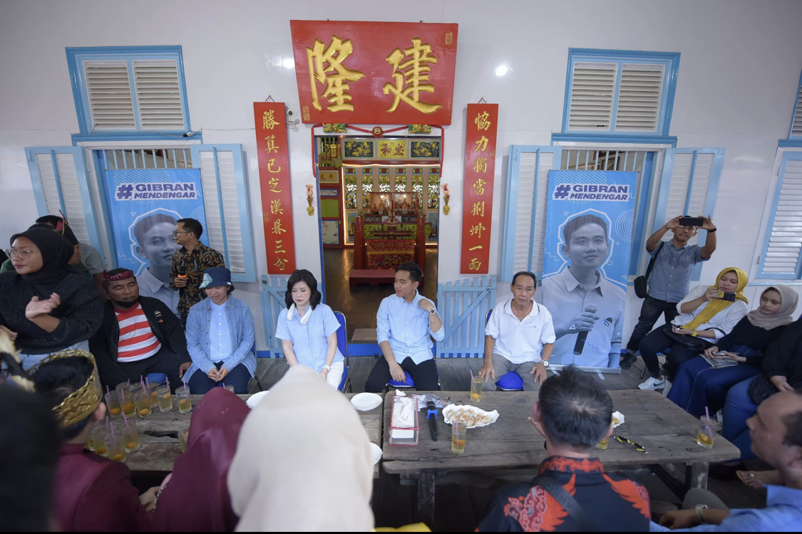 Cawapres Gibran Rakabuming Raka yang mengunjungi Kota Singkawang, Kalimantan Barat, Minggu (17/12).