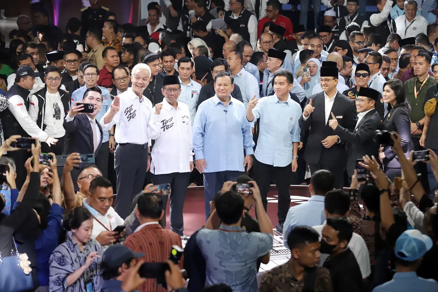 DEBAT: Debat tiga cawapres pada Pilpres 2024 dinilai bakalan berjalan seru, karena merupakan pertarungan wakil generasi muda dan para elit tua.