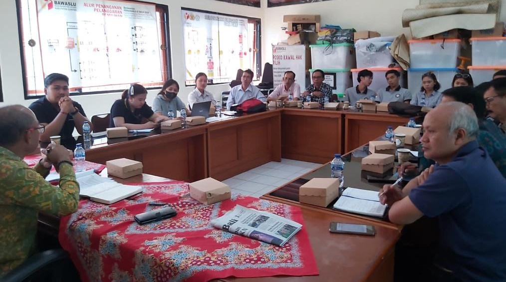Bawaslu Gianyar menggelar rapat soal perekrutan Pengawas TPS, &nbsp;Sabtu, 24 Desember 2023.  &nbsp;