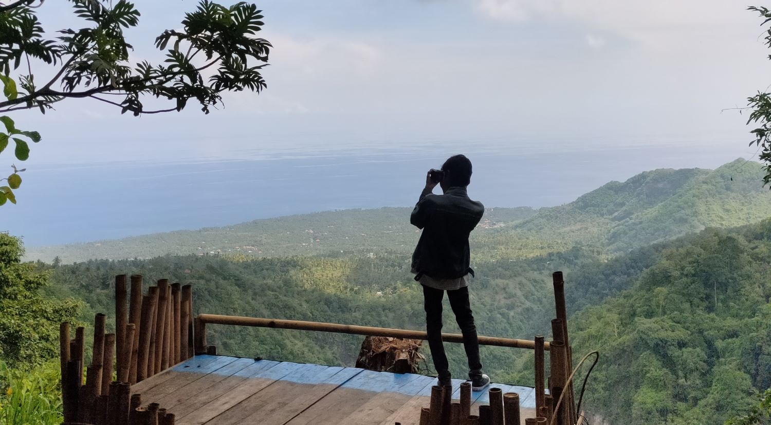 Pemandangan alam dari hutan Desa Madenan, Kecamatan Tejakula, Buleleng, Bali dengan ketinggian 600 Mdpl.  &nbsp;