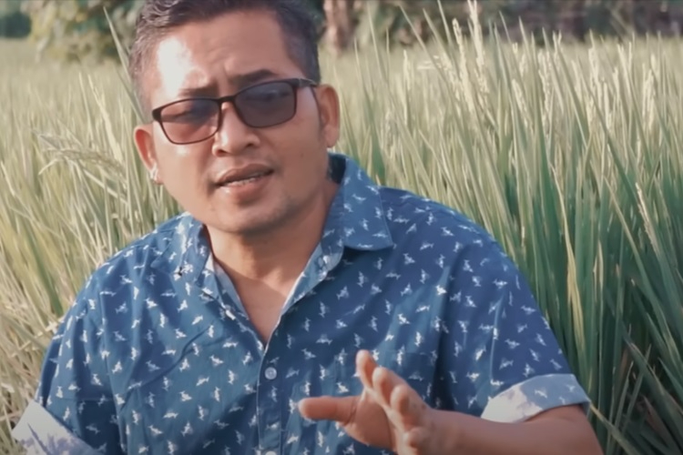 Penyanyi Bali Ngurah Adi Rilis Lagu Pejalan Karma