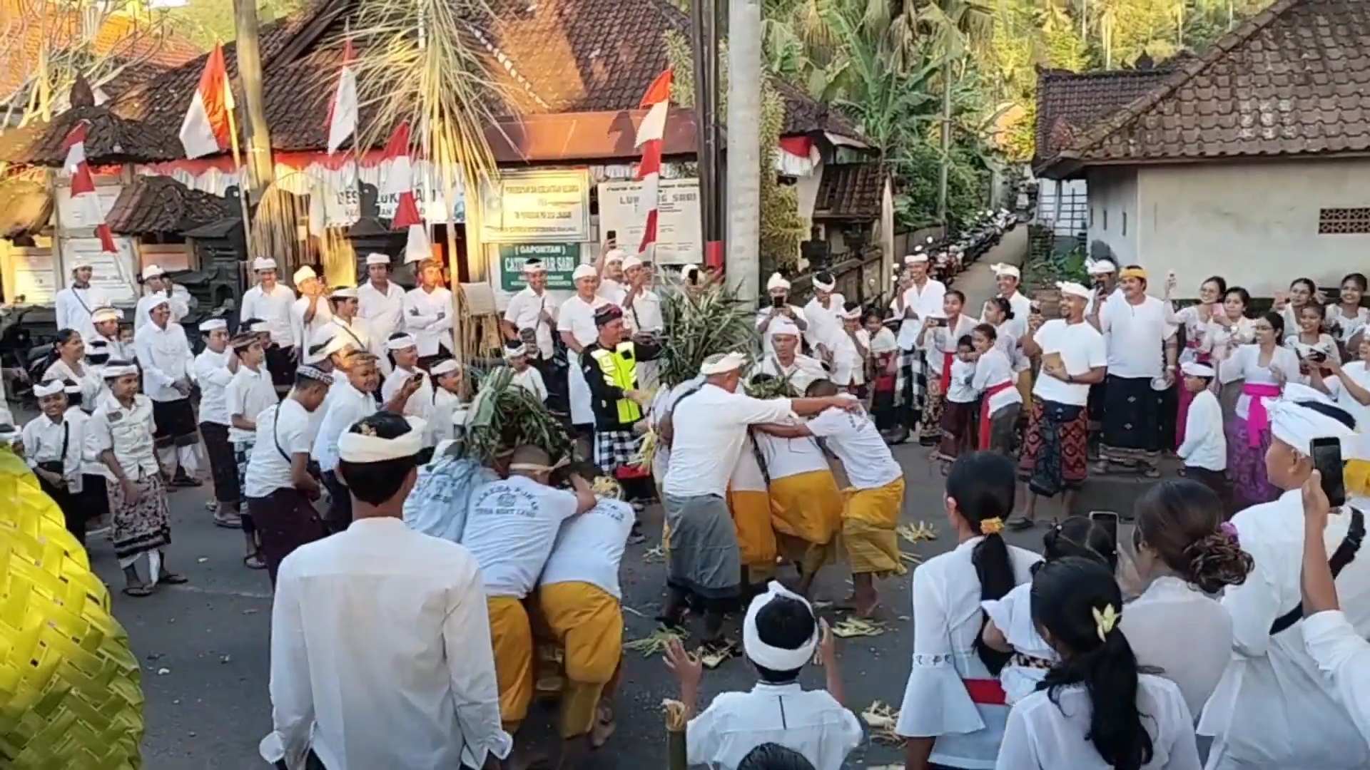 NYEPI DESA: Tradisi Nyepi Desa di Desa Adat Lebu, Desa Lokasari, Kecamatan Sidemen, Karangasem Bali dilaksanakan usai panen padi.