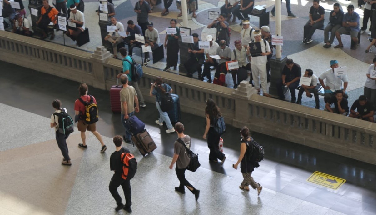Suasana di Bandara Internasional I Gusti Ngurah Rai, Bali.