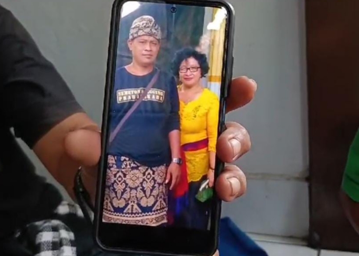 DIABEN : Korban Ni Made Sutarini semasa hidup bersama sepupunya di Bali.