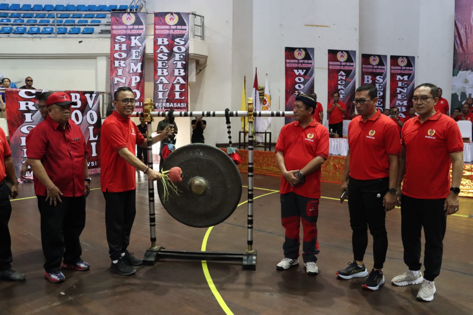 WALIKOTA CUP: Walikota Denpasar I Gusti Ngurah Jaya Negara saat membuka Walikota Cup tahun 2023. Tahun 2024 dikhawatirkan tak digelar.