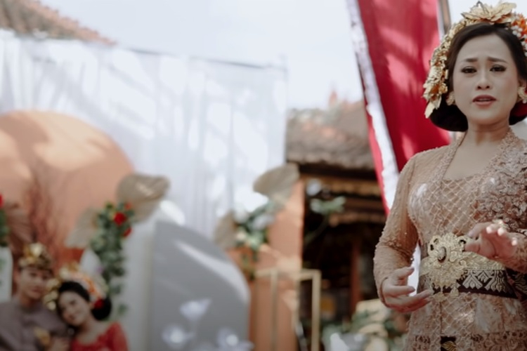 Tri Puspa rilis lagu &lsquo;Spanduk Misi Tali&rsquo;